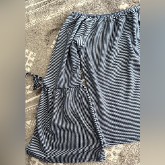 Off shoulder top with belle sleeves - Picture 2 of 4